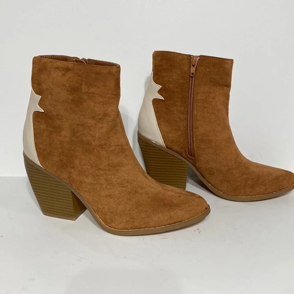 Yoki “NEW” Rust Faux Suede Ankle Booties Size 7.5 - Picture 2 of 7